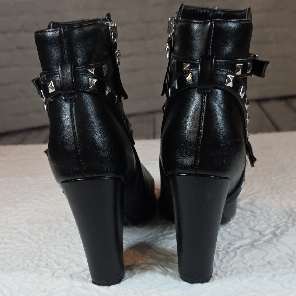 Betseyville Black Studded Pointed Toe Ankle Booties Size 7 - Picture 6 of 9